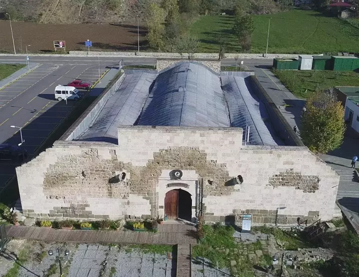 Çakallı Meşhur Taşhan